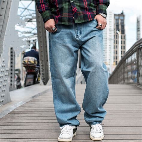 men's baggy chinos.